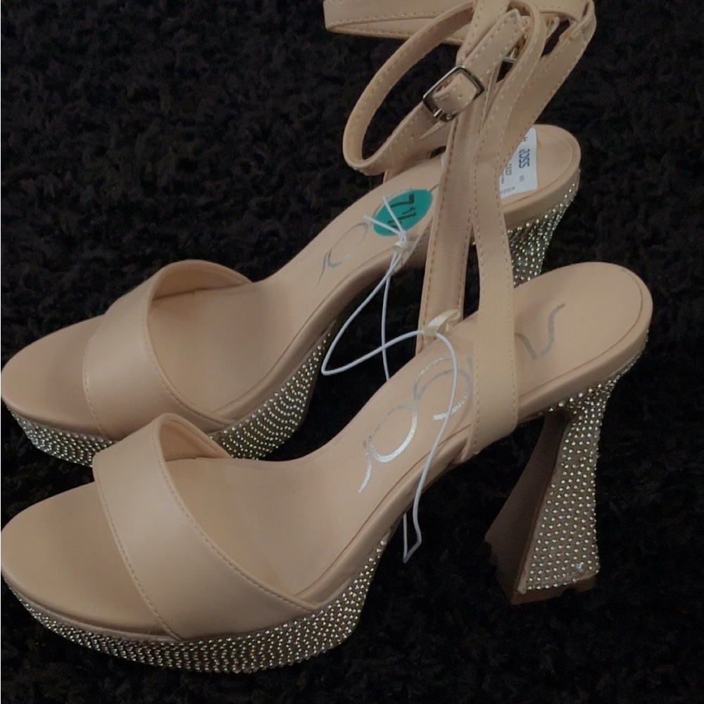 Heels size 7 1/2